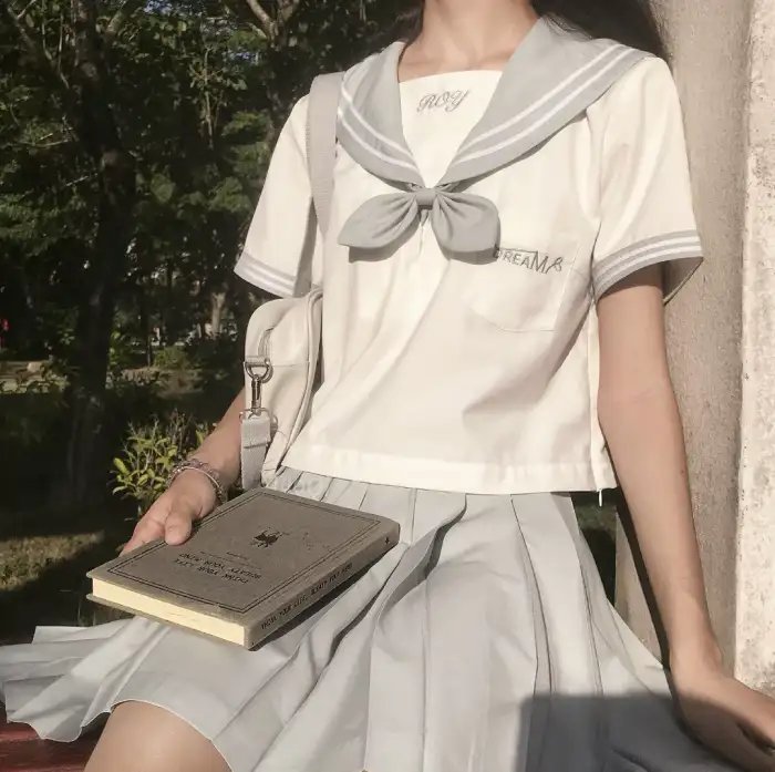 女警出更